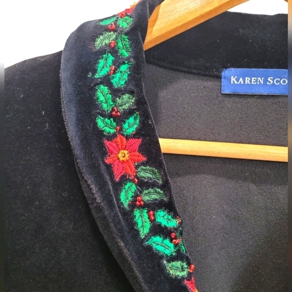 XL Vtg Karen Scott Cotton Blend Poinsetta Embroidered Velour Cardigan Sweater - Picture 3 of 8